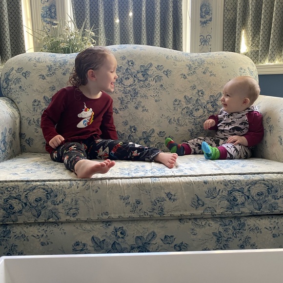 Silent Show! Come Hang! 😱😘🥰 - Picture 7 of 7